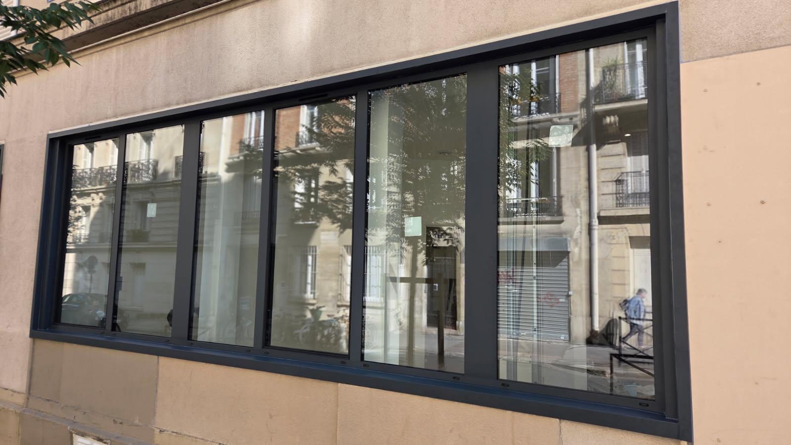 Remplacement de fenêtres sur un immeuble ancien à Paris